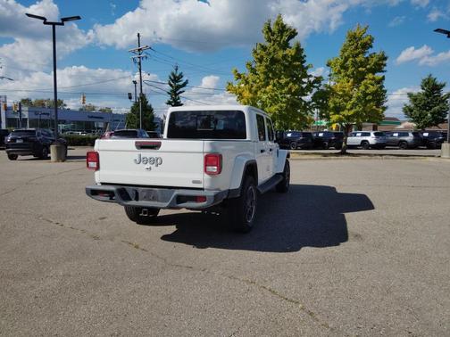 2022 Jeep Gladiator Overland