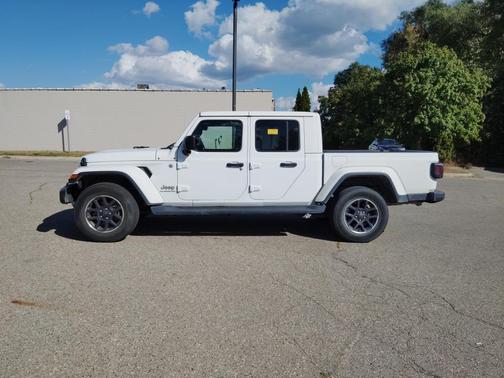 2022 Jeep Gladiator Overland