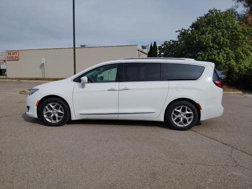 2019 Chrysler Pacifica Touring-L Plus