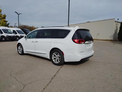 2019 Chrysler Pacifica Touring-L Plus