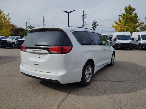 2019 Chrysler Pacifica Touring-L Plus