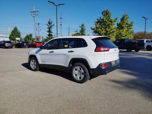 2015 Jeep Cherokee Sport