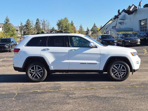 Bright White Clearcoat 2021 Jeep Grand Cherokee Limited
