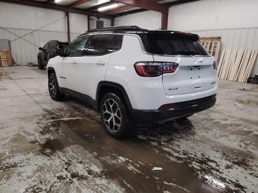 Bright White Clearcoat 2024 Jeep Compass Limited