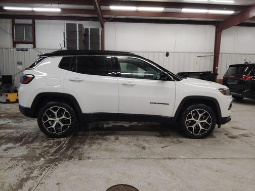 Bright White Clearcoat 2024 Jeep Compass Limited