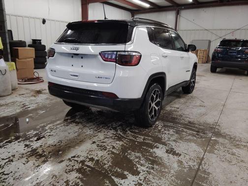 Bright White Clearcoat 2024 Jeep Compass Limited