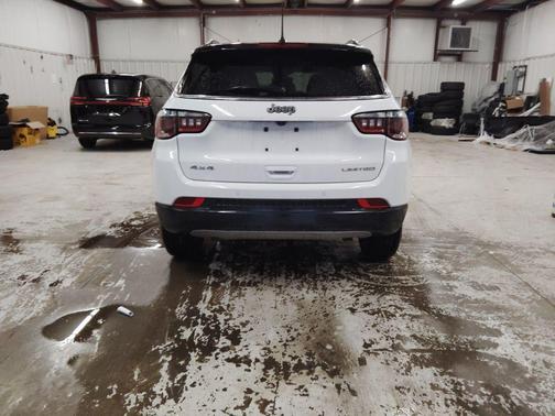 Bright White Clearcoat 2024 Jeep Compass Limited