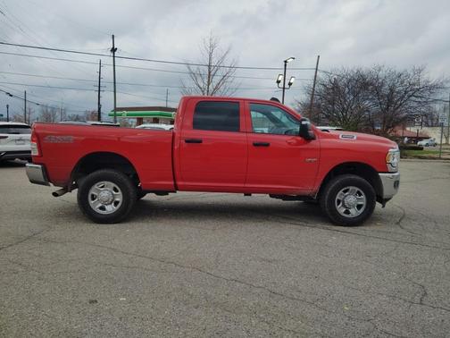 2024 RAM 2500 Tradesman Crew Cab 4x4 6'4' Box