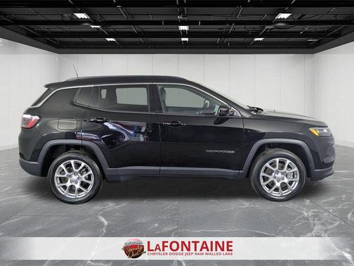 2023 Jeep Compass Latitude Lux