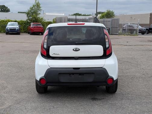 2016 Kia Soul Base