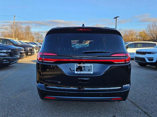 2026 Chrysler Pacifica L