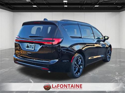 2026 Chrysler Pacifica L