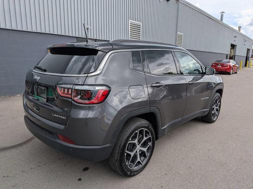 Baltic Gray Metallic Clearcoat 2024 Jeep Compass Limited