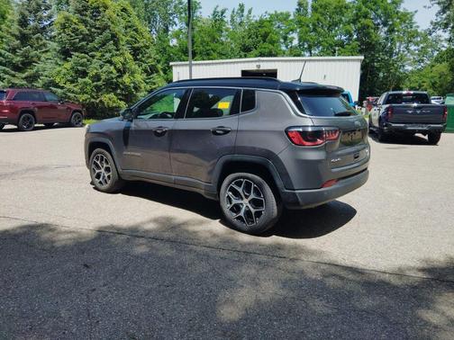 Baltic Gray Metallic Clearcoat 2024 Jeep Compass Limited