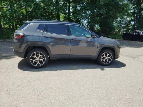 Baltic Gray Metallic Clearcoat 2024 Jeep Compass Limited