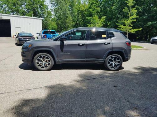 Baltic Gray Metallic Clearcoat 2024 Jeep Compass Limited
