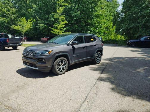 Baltic Gray Metallic Clearcoat 2024 Jeep Compass Limited