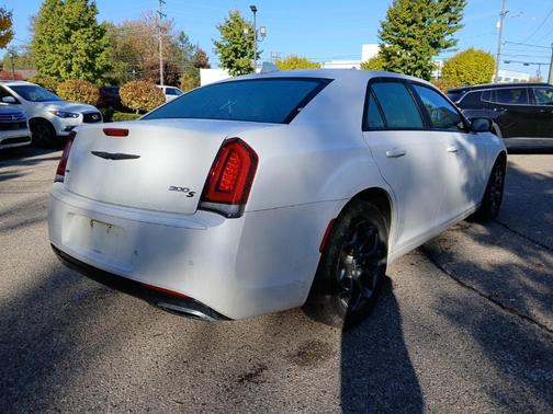2016 Chrysler 300 S