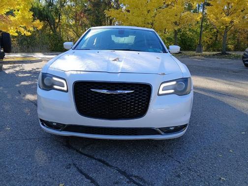 2016 Chrysler 300 S