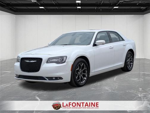 2016 Chrysler 300 S