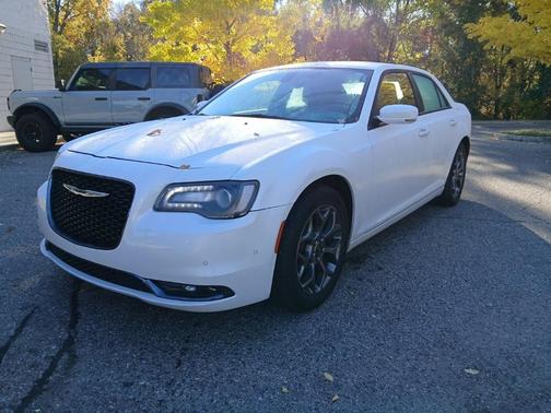 2016 Chrysler 300 S