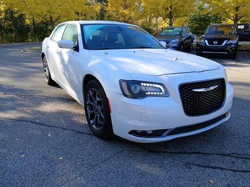 2016 Chrysler 300 S
