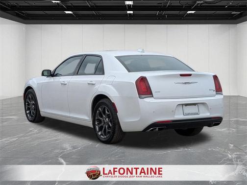 2016 Chrysler 300 S