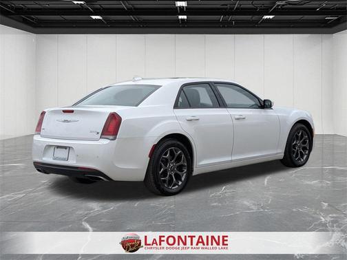 2016 Chrysler 300 S