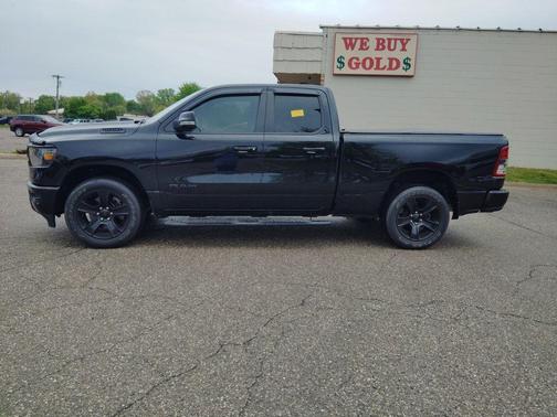 Diamond Black Crystal Pearlcoat 2021 RAM 1500 Big Horn/Lone Star