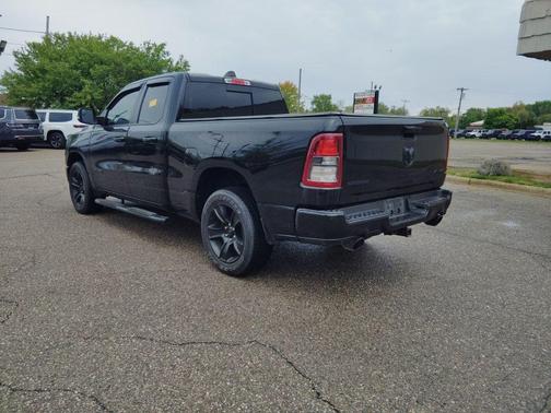 Diamond Black Crystal Pearlcoat 2021 RAM 1500 Big Horn/Lone Star