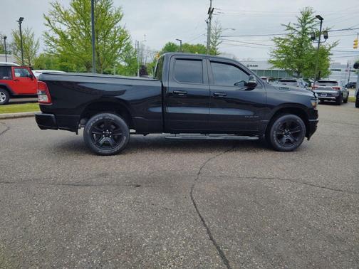 Diamond Black Crystal Pearlcoat 2021 RAM 1500 Big Horn/Lone Star