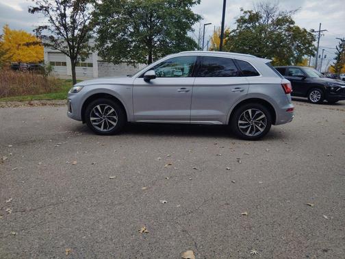 Florett Silver Metallic 2022 Audi Q5 45 S line Premium