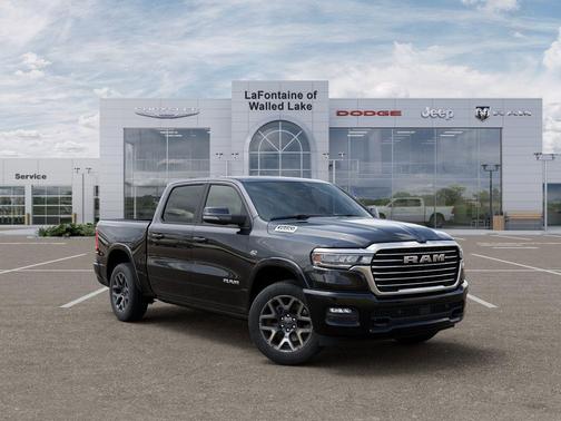 Diamond Black Crystal Pearl-Coat Exterior Paint 2026 RAM 1500 Laramie