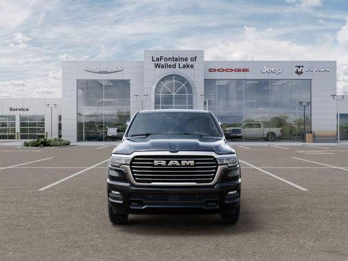 Diamond Black Crystal Pearl-Coat Exterior Paint 2026 RAM 1500 Laramie