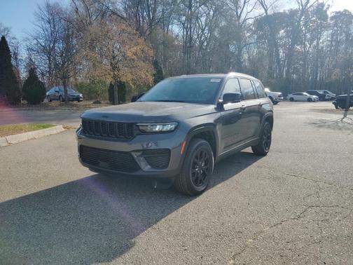 2024 Jeep Grand Cherokee Altitude