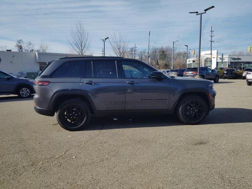 2024 Jeep Grand Cherokee Altitude