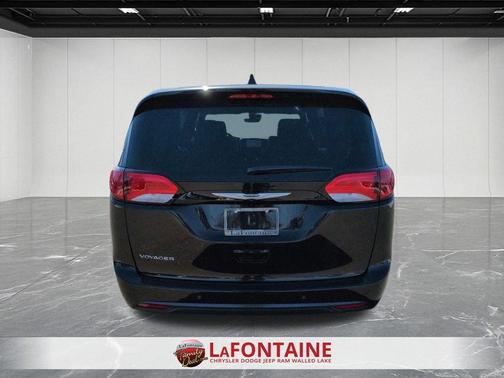 2026 Chrysler Voyager LX