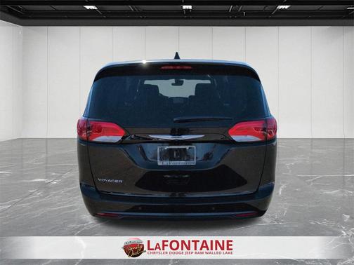 2026 Chrysler Voyager LX