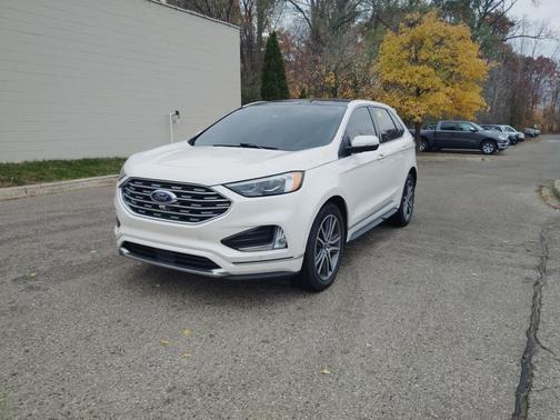 2019 Ford Edge Titanium