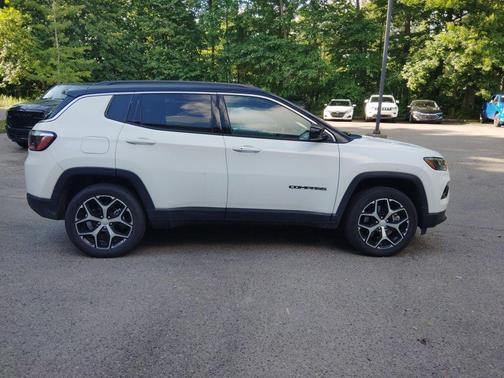 Bright White Clearcoat 2024 Jeep Compass Limited