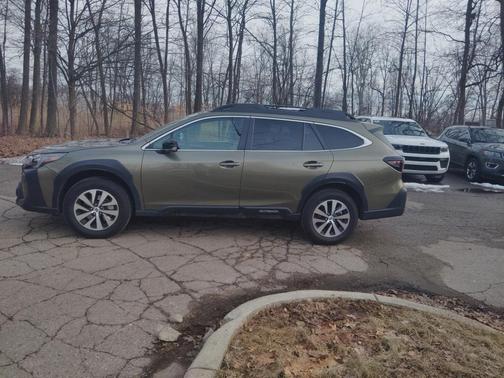 2025 Subaru Outback Premium