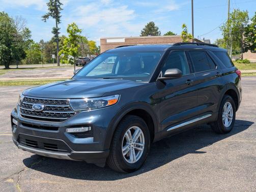 Stone Blue Metallic 2024 Ford Explorer XLT