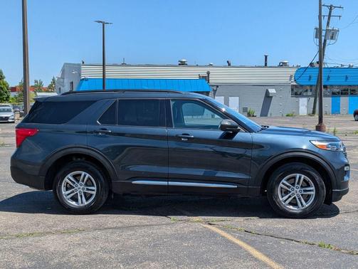 Stone Blue Metallic 2024 Ford Explorer XLT