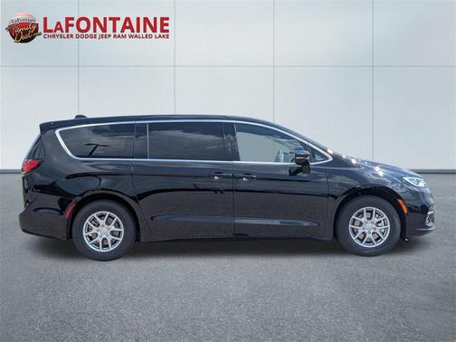 2025 Chrysler Pacifica L