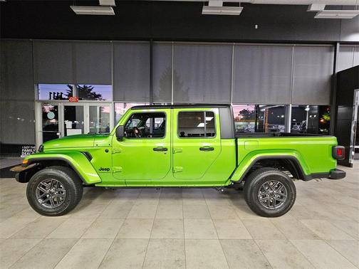 2025 Jeep Gladiator Sport S