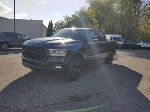Diamond Black Crystal Pearlcoat 2019 RAM 1500 Big Horn