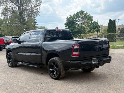 Diamond Black Crystal Pearlcoat 2019 RAM 1500 Big Horn