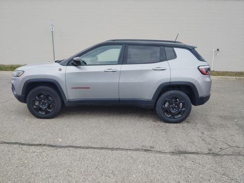 2023 Jeep Compass Trailhawk