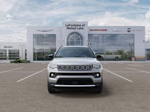 Silver Zynith Metallic Clear-Coat Exterior Paint 2026 Jeep Compass Limited