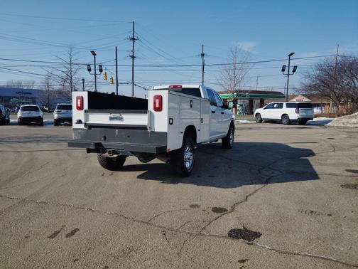 2022 RAM 2500 Tradesman Crew Cab 4x4 8' Box